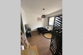 Le 13 du temple - plein coeur centre ville, résidence privée, 5mn gare Sncf, WIFI et Netflix